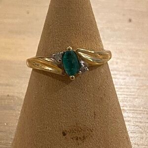 14K SOLID GOLD EMERALD DIAMOND SIZE 6.5
